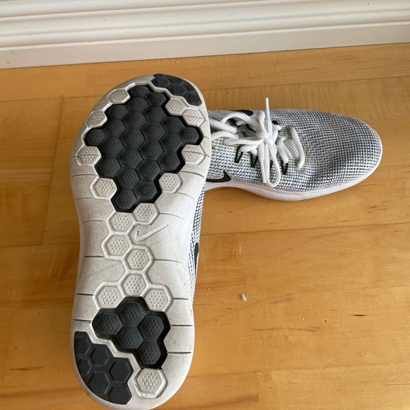 Nike Runners - Picture 3 of 3